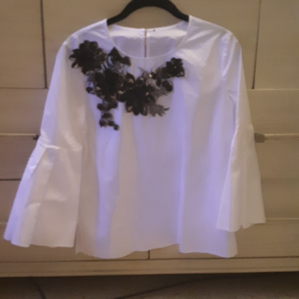 Blouse with flowers